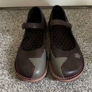 Camper Star Mary Jane Flats size 40